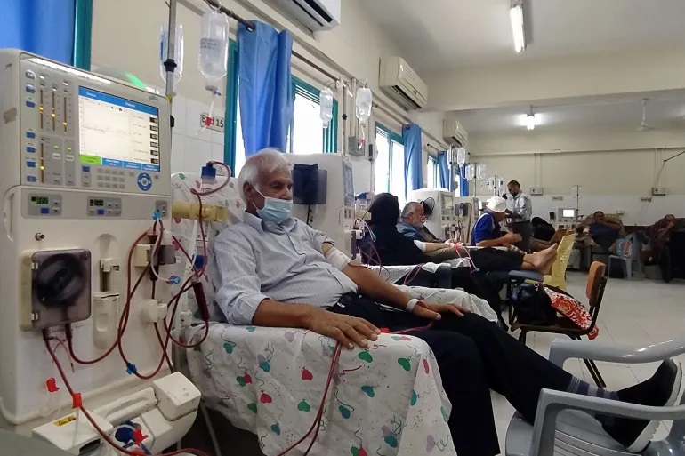 قسم غسيل الكلى في مستشفى الشفاء في قطاع غزة